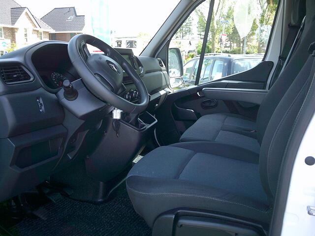 Renault MASTER T35 2.3 dCi 135 L2H2 Comfort VOORZIEN VAN AIRCO+NAVIGATIE + TREKHAAK !!