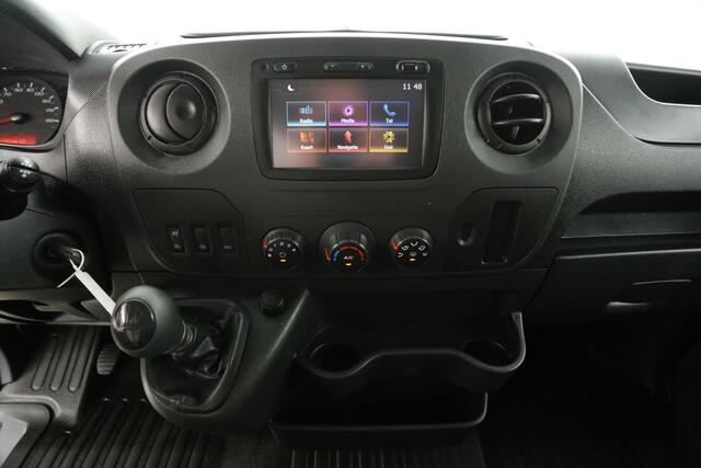 Renault MASTER T35 2.3 dCi L2H2 Airco Camera Cruise Navigatie PDC 3 Persoons Elektrpakket Trekhaak