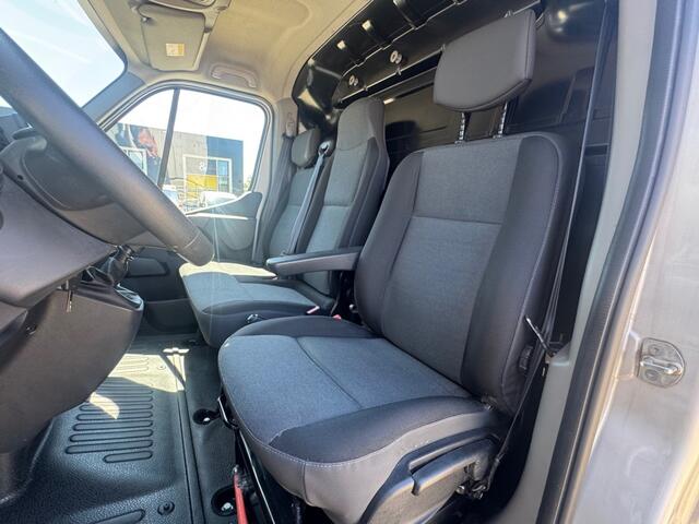 Renault MASTER 2.3 DCi 135PK L2H2 GB / Trekhaak / Navi / Airco