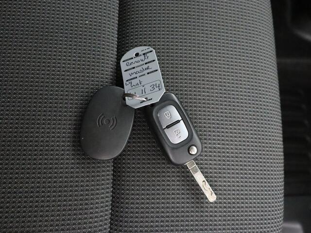 Renault MASTER 2.3DCI 145PK L4H2 | Laadlengte 4.38 Meter | Camera | Airco | Cruise | 3-Persoons