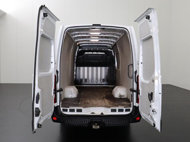 Renault MASTER 2.3DCi 165PK L4H2 Dubbellucht | Navigatie | Camera | 3500Kg Trekhaak | Betimmering | 3-Persoons