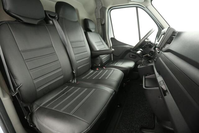 Renault MASTER T35 2.3 dCi L2H2 150PK Marge Airco Cruise Camera 3 Persoons LED Navi PDC Trekhaak