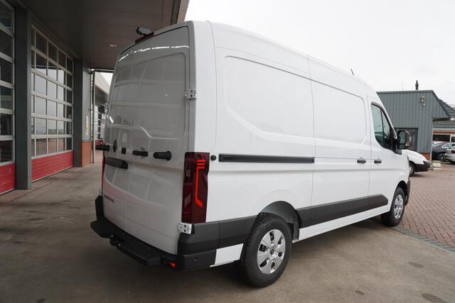 Renault MASTER T35 2.0 dCi 170PK L2H2 Extra Schuifdeur L / R Nr. V088 | Climate | Navi | Cruise | Trekhaak