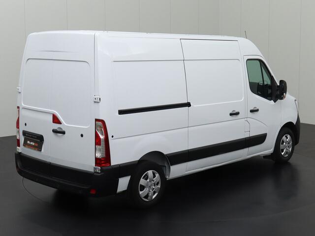 Renault MASTER 2.3DCI 135PK L2H2 | Kastinrichting | Navigatie | Camera | Airco | Cruise | 3-Persoons