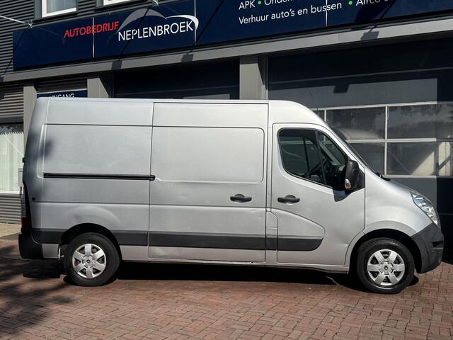 Renault MASTER T35 2.3 dCi L2H3 2017 km 166.000 nap 3-pers Navi,Pdc Crusie Airco 1e eigen euro 6