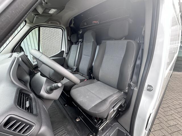 Renault MASTER T33 2.3 dCi 135 L2H2 Work Edition