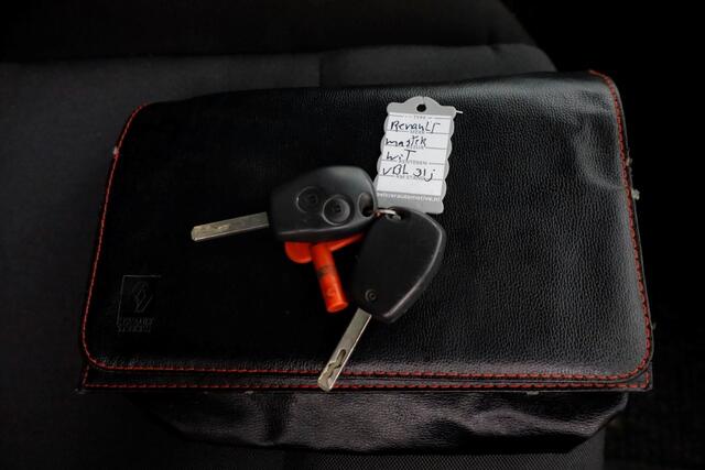 Renault MASTER T31 Z.E. 100% Elektrisch Bakwagen met laadklep en zijdeur 07-2019