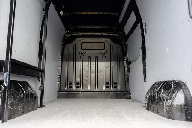 Renault MASTER T35 dCi 135 L2H2 | LED | Camera | Navi | Imperiaal | Ladder | Cruise | PDC | Euro 6