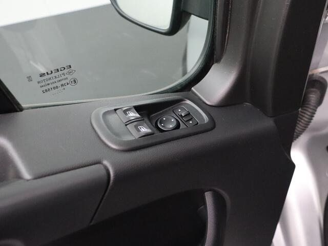 Renault MASTER 2.3 dCi 180PK L2H2 Dubbele Cabine | 2xSchuifdeur | Navigatie | Camera | Trekhaak | Airco | Cruise