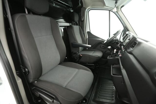 Renault MASTER T35 2.3 dCi 135 L3H2 | MARGE | Airco | Cruise | Camera | Carplay | Parkeersens.