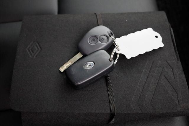 Renault MASTER T35 2.3 dCi 145pk L3 D.C. Kipper met hoge boorden 05-2023