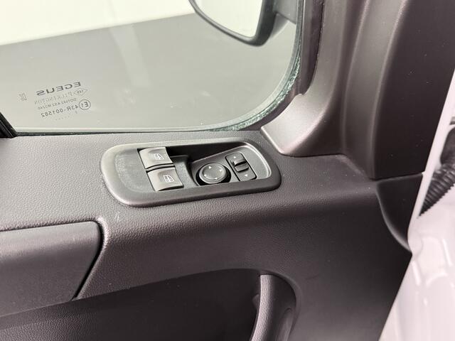 Renault MASTER 2.3DCI 135PK L3H2 | Airco | Cruise | 3-Persoons | Betimmering