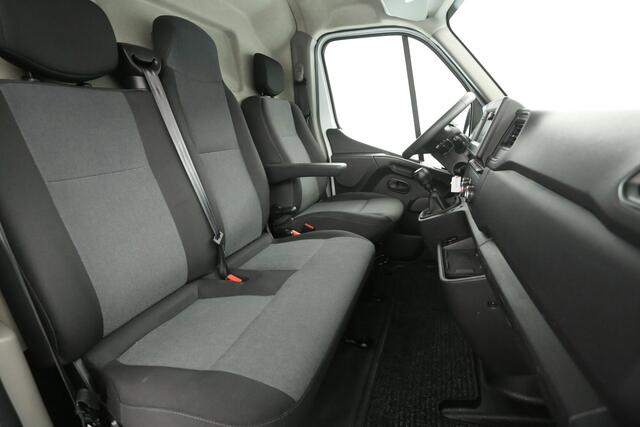 Renault MASTER 2.0 dCi 150PK L2H2 | Airco | Camera | Cruise | 3-Zits | Stoelverw. | Carplay | Parkeersens.