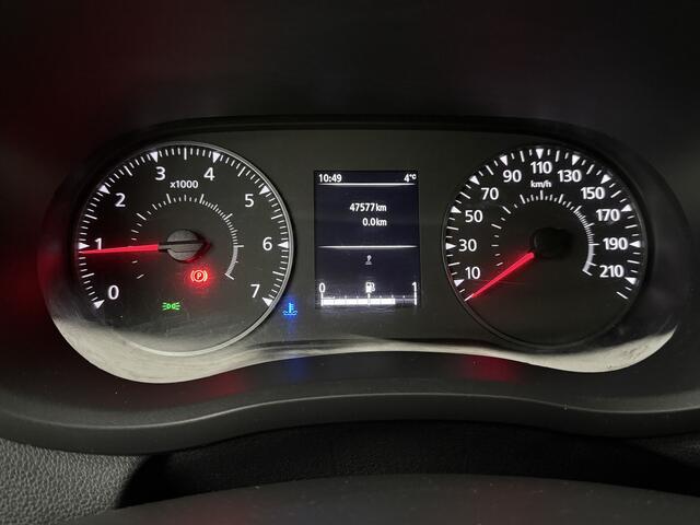 Renault MASTER 2.3DCi 136PK L2H2 | Airco | Cruise | 3-Persoons | Betimmering