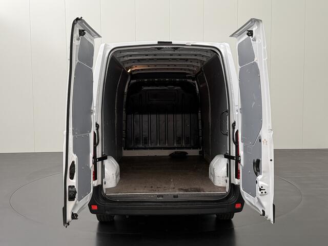 Renault MASTER 2.3DCi 136PK L3H2 | Airco | Cruise | 3-Persoons | Betimmering