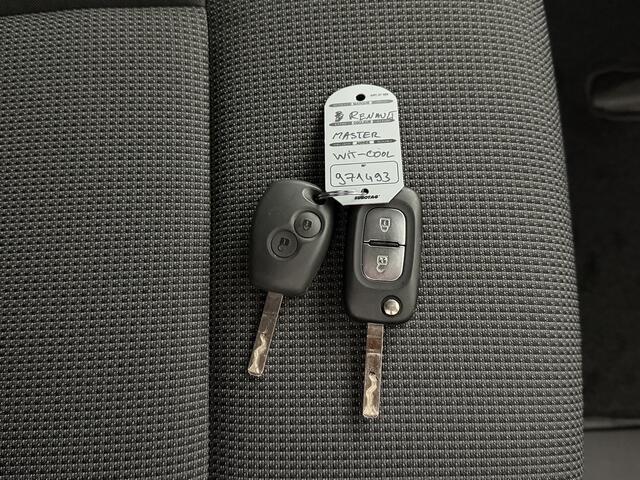 Renault MASTER 2.3DCi 130PK L2H2 Koelauto | 12/220V | Airco | Cruise | 3-Persoons