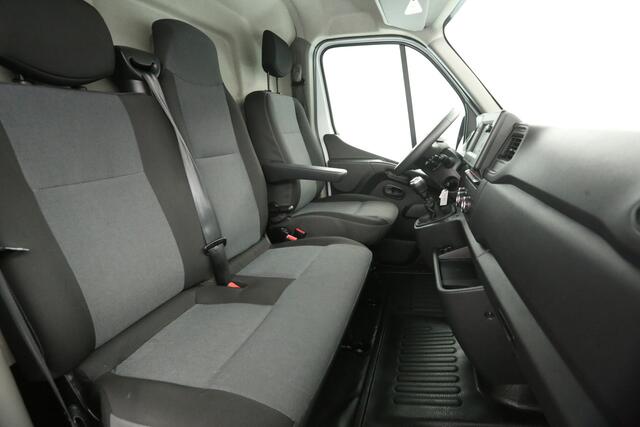 Renault MASTER 2.3 dCi L2H2 | Airco | Camera | Cruise | 3-Zits | Trekh. | Carplay | Stoelverw.