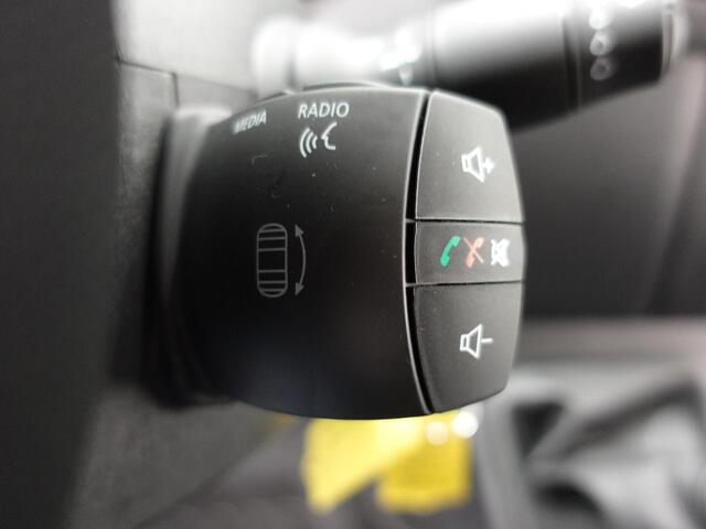 Renault MASTER T33 2.3 dCi 135 L2H2 BPM VRIJ! Airco Cruise control Parkeersensoren Navigatie Trekhaak