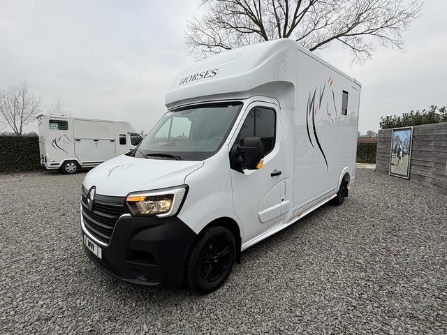 Renault MASTER HORSETRUCK ROELOFSEN 3XL | 2024 | HENGST | 56.000KM | 3-SEAT | LEER | CAMERA | BELGISCH KENTEKEN