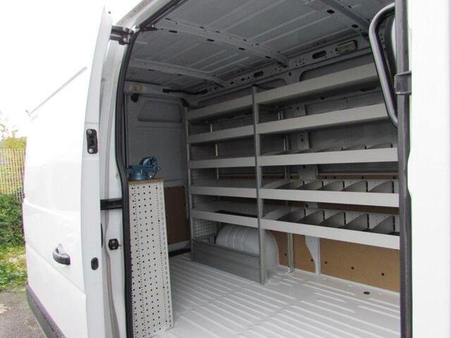 Renault MASTER T33 2.3 dCi 135 L2H2 Comfort 135pk | Airco | Cruise Controle | BPM vrij | Compleet ingericht, incl. werkbank!