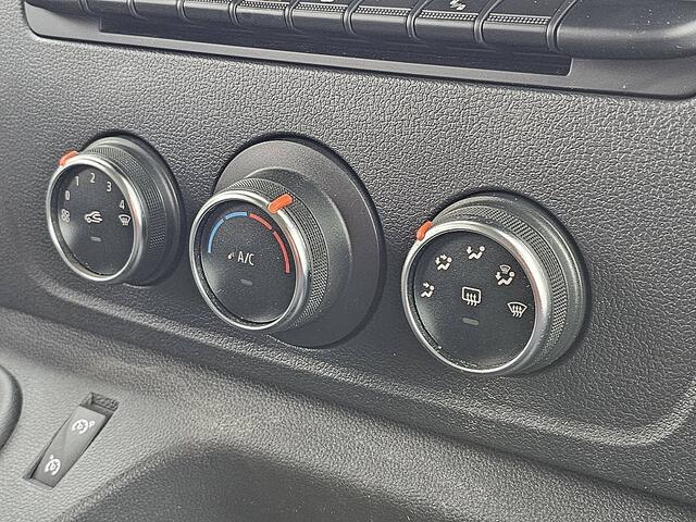 Renault MASTER T35 2.3 dCi 135 L2H2 airco, navi, pdc, trekhaak