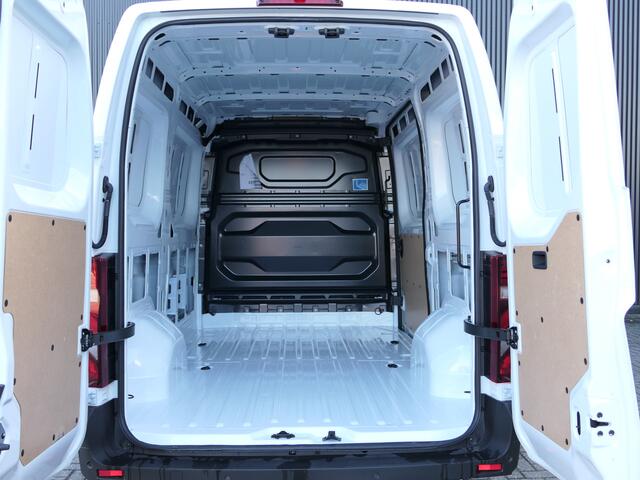 Renault MASTER T35 2.0 dCi 130 L2H2 Start - NIEUW! - Camera - Cruise - Airco - Apple carplay/ Android auto