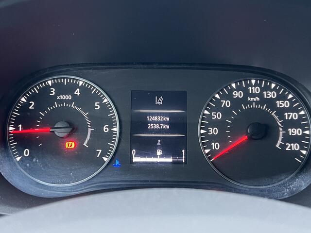 Renault MASTER T35 2.3 dCi 135 L2H2 Work Edition