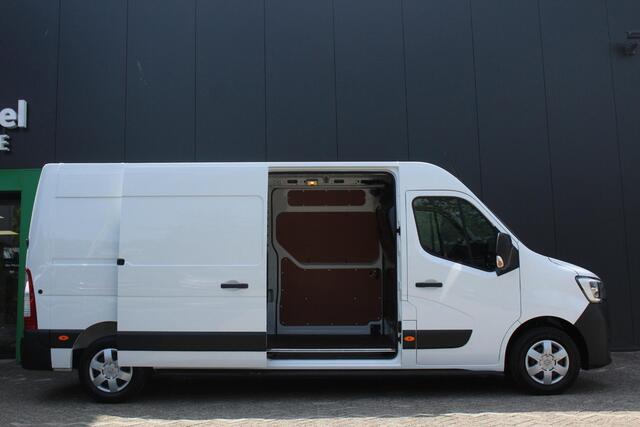 Renault MASTER T35 2.3 dCi 180Pk L3H2 Energy Work Edition | Navigatie | Parkeersensoren & Camera | Side Bars | Betimmering | Airco | Cruise Control | Schuifdeur Links & Rechts | Black Edition | Trekhaak |