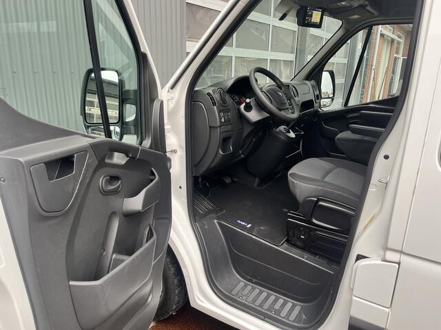 Renault MASTER T35 2.3 dCi L2H2 4.832km origineel!! BTW vrij!! Ideaal voor camper ombouw!! Airco Cruise controle Geïsoleerd Navigatie Luifel ruiten rondom Ex overheid 1e eigenaar