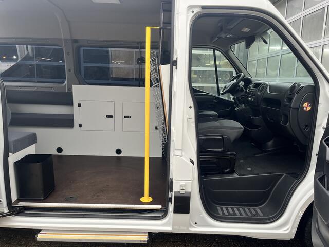 Renault MASTER T35 2.3 dCi L2H2 4.832km origineel!! BTW vrij!! Ideaal voor camper ombouw!! Airco Cruise controle Geïsoleerd Navigatie Luifel ruiten rondom Ex overheid 1e eigenaar
