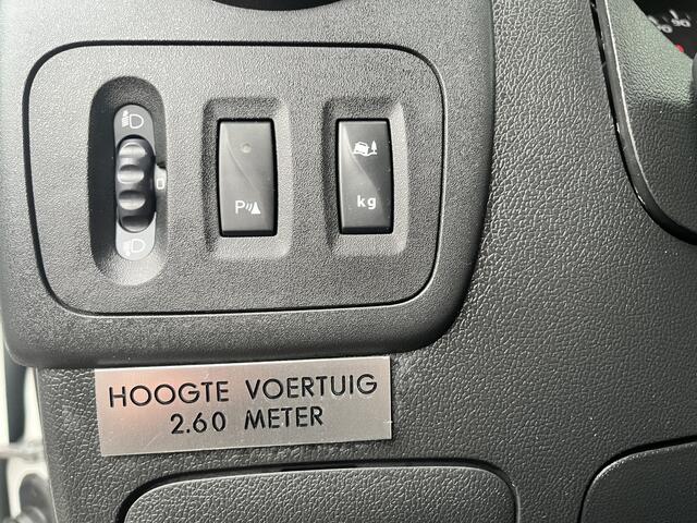 Renault MASTER T35 2.3 dCi L2H2 4.832km origineel!! BTW vrij!! Ideaal voor camper ombouw!! Airco Cruise controle Geïsoleerd Navigatie Luifel ruiten rondom Ex overheid 1e eigenaar