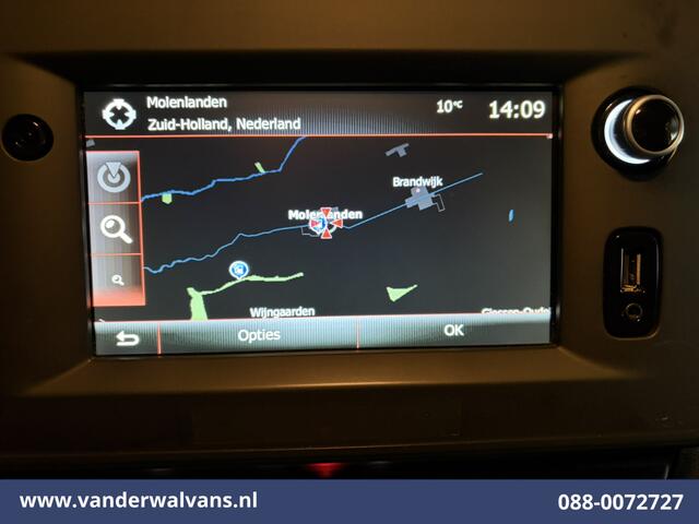 Renault MASTER 2.3 dCi 136pk L2H2 Euro6 Airco | Camera | Navigatie | LED | 2500kg Trekhaak | Cruisecontrol Parkeersensoren, Bijrijdersbank