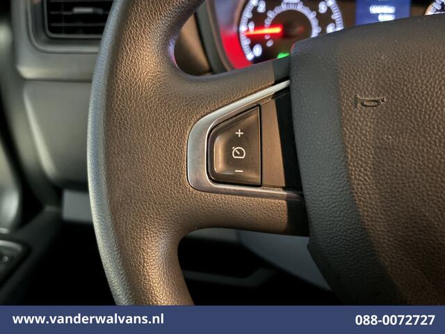 Renault MASTER 2.3 dCi 136pk L2H2 Euro6 Airco | Camera | Navigatie | LED | 2500kg Trekhaak | Cruisecontrol Parkeersensoren, Bijrijdersbank