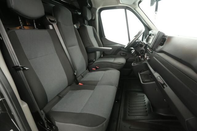 Renault MASTER 2.3 dCi L2H2 | Airco | Cruise | 3 Zits | Camera | Trekh. | Navi