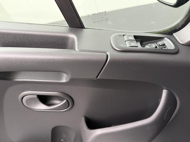 Renault MASTER 2.3DCi 135PK L2H2 Work Edition | Imperiaal | Trekhaak | Navigatie | Airco | Cruise | 3-Zit