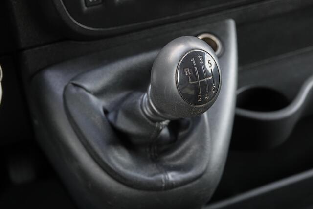 Renault MASTER T35 | L2H2 | 2.3 dCi 130Pk | Stoel-Bank | Achteruitrijcamera | Trekhaak | 3.500Kg trekgewicht