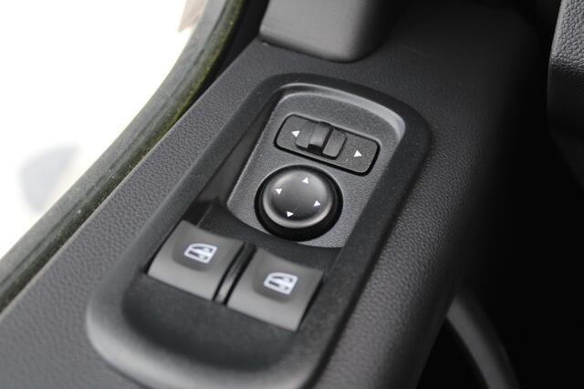 Renault MASTER T35 2.3 dCi 180pk L3H2 - Airco - Navigatie - Camera - Cruise - Parkeersensoren - 105l tank - Rijklaar