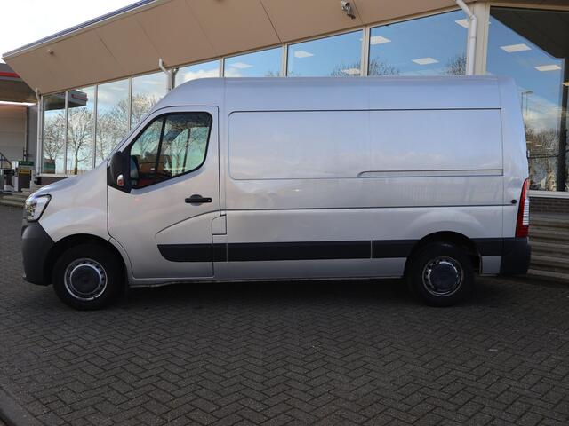 Renault MASTER T35 2.3 dCi 150 PK AUTOMAAT L2H2 + CARPLAY | CAMERA | 2500 KG TREKHAAK | CRUISE | NAVIGATIE
