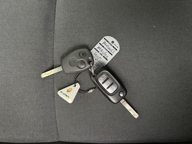 Renault MASTER 2.3DCi 150PK L2H2 Dubbele Cabine | 7-Persoons | Multimedia | Airco | Cruise | Trekhaak