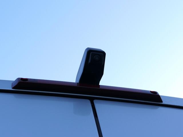 Renault MASTER T35 2.0 dCi 170 L2H2 Extra - NIEUW! - Zilver! - Dubbele schuifdeur - Trekhaak - Incl. vloerplaat & zijwandbekleding