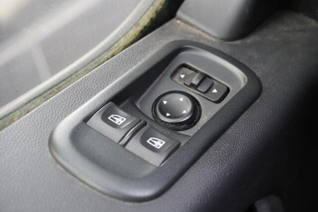 Renault MASTER 2.3 dCi 135PK L2H2 EURO 6 - Airco - Navi - Cruise - ¤16.950,- Excl.