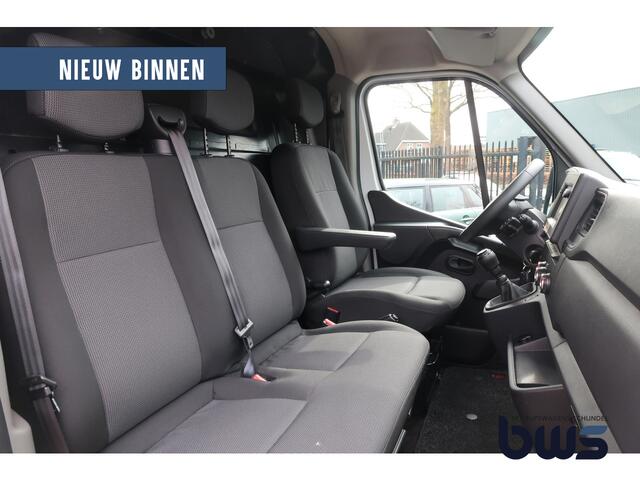 Renault MASTER T35 2.3 dCi 135 L2H2 Navi / Trekhaak / PDC / Airco / Camera