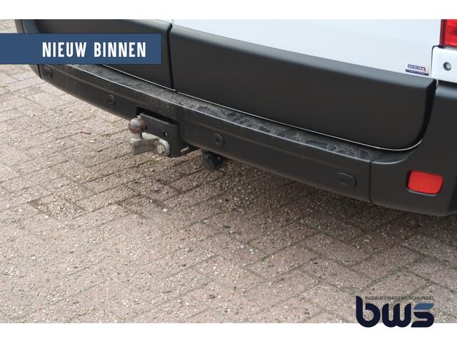 Renault MASTER T35 2.3 dCi 135 L2H2 Navi / Trekhaak / PDC / Airco / Camera