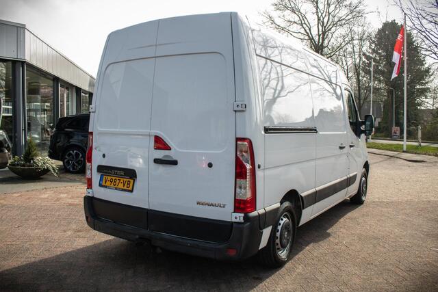 Renault MASTER FWD T33 L2H2 FWD dCi 130