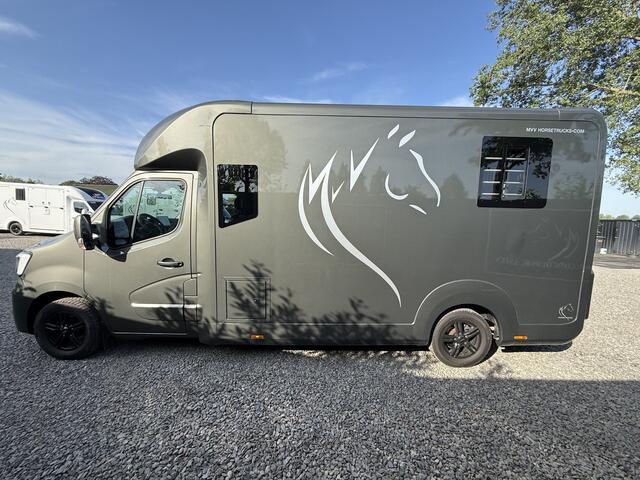 Renault MASTER | HORSETRUCK | STX | STALLION 5XL | 2023 | 70.026KM | DUB CAB | HENGST | LONG | 5-SEAT | L3 | SUPERDELUXE | BELGISCH KENTEKEN