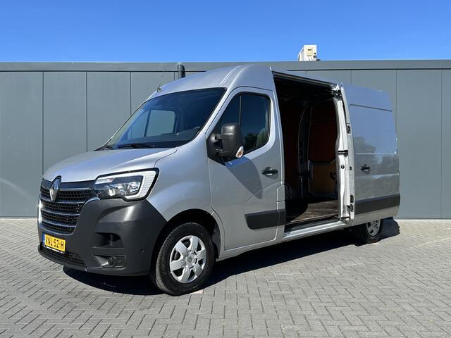 Renault MASTER T35 2.3 dCi 135 PK / L2H2 / 1e EIG. / TREKHAAK / 2x SCHUIFDEUR / CAMERA / AIRCO / CRUISE / BLIND SPOT