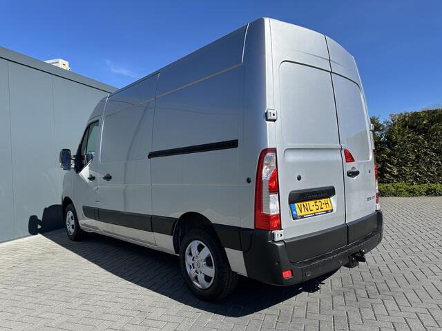 Renault MASTER T35 2.3 dCi 135 PK / L2H2 / 1e EIG. / TREKHAAK / 2x SCHUIFDEUR / CAMERA / AIRCO / CRUISE / BLIND SPOT