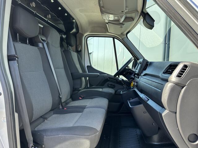 Renault MASTER T35 2.3 dCi 135 PK / L2H2 / 1e EIG. / TREKHAAK / 2x SCHUIFDEUR / CAMERA / AIRCO / CRUISE / BLIND SPOT