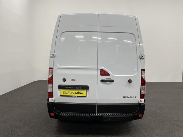 Renault MASTER T35 2.3 dCi L2H2 130PK Airco Cruise Control Navigatie Parkeersensoren 2-zits