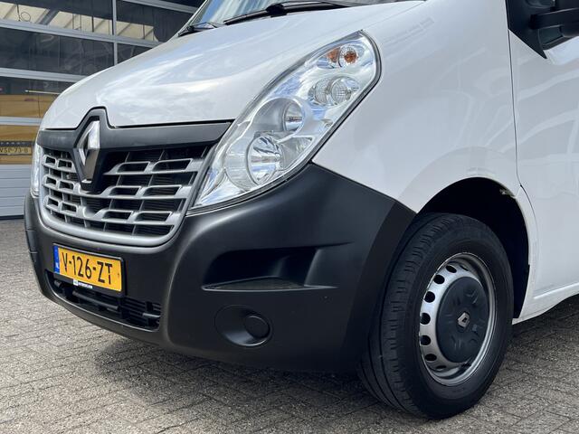 Renault MASTER T35 2.3 dCi L2H2 18158 km origineel!! BTW vrij!! Ideaal voor camper ombouw!! Airco Cruise controle Geïsoleerd Navigatie Luifel ruiten rondom Ex overheid 1e eigenaar